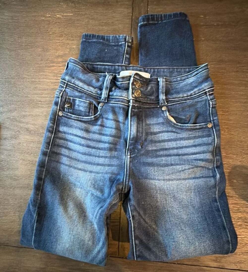 689 KanCan Skinny Jeans Size 5/26 Dark Wash Stretch Denim